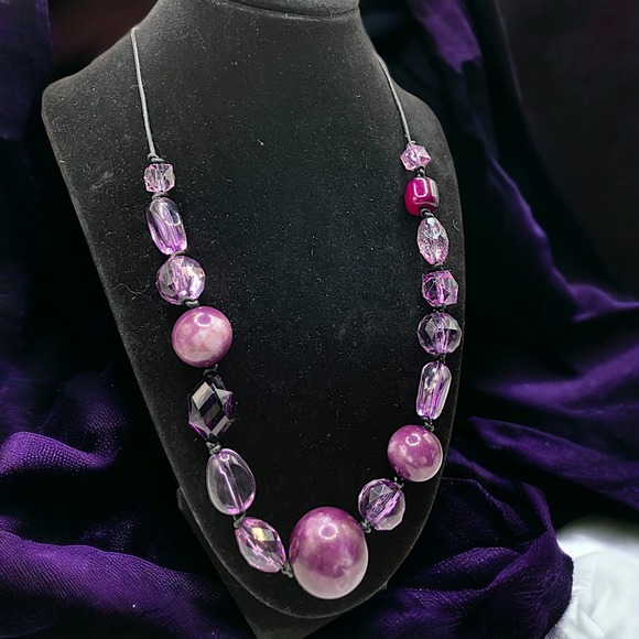Avenue Purple Crystals Mixed Media Beaded Necklace! - Picture 1 of 9